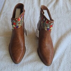 J.Adams Shoes Corral Brown PU Ankle Boot Embroidered Zip Pointed Toe Women 8